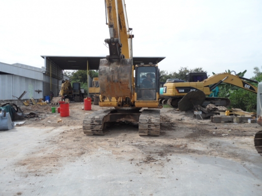 PC200-7 มีเอกสาร ราคาเปิดเบาๆ 1.15 ล้าน สนใจโทรหา 081-989-1989 หรั่งครับ