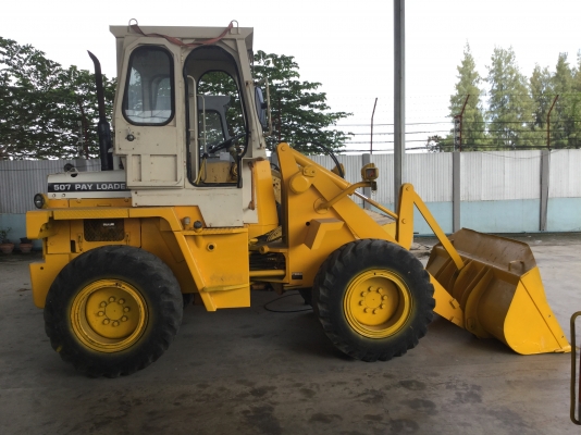 ขายรถตักKOMATSUรุ่น507นำเข้าญี่ปุ่นไม่เคยใช้งานในไทย เอวอ่อน  เครื่องดีเซล4สูบ สภาพดีพร้อมใช้งานขาย490000ลดเหลือ460000บ 081-8302909 จิรโรจน์ Line  :  jiraroj2909