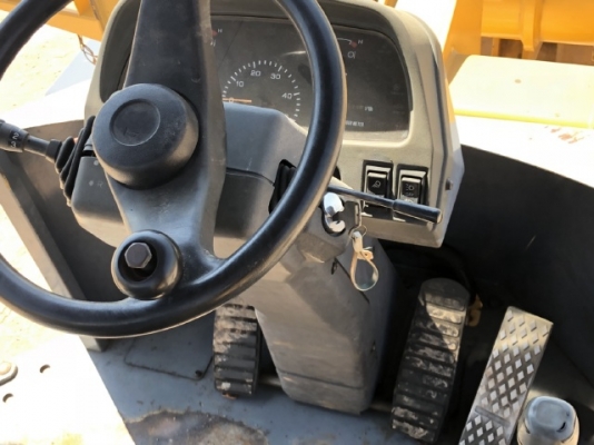 ขายรถตักล้อยาง TCM E830 (เท่าเทียบ WA100) นำเข้าเองจากญี่ปุ่น สภาพสวยพร้อมใช้ มีVDOการทำงานครับ