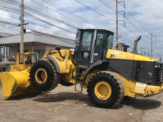 ขายรถตักล้อยาง HITACHI ZW220 (เทียบเท่า WA380-6) นำเข้าเองจากญี่ปุ่น สภาพสวยพร้อมใช้ มีVDOการทำงานครับ