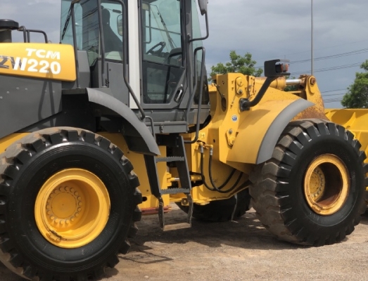 ขายรถตักล้อยาง HITACHI ZW220 (เทียบเท่า WA380-6) นำเข้าเองจากญี่ปุ่น สภาพสวยพร้อมใช้ มีVDOการทำงานครับ