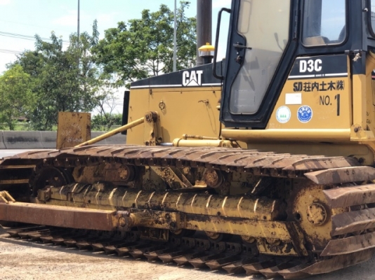 ขายรถดันดิน CAT D3C (4XX ชั่วโมง) นำเข้าเองจากญี่ปุ่น สภาพสวยพร้อมใช้ มีVDOการทำงานครับ ขายรถดันดิน CAT D3C (4XX ชั่วโมง) นำเข้าเองจากญี่ปุ่น สภาพสวยพร้อมใช้ มีVDOการทำงานครับ
