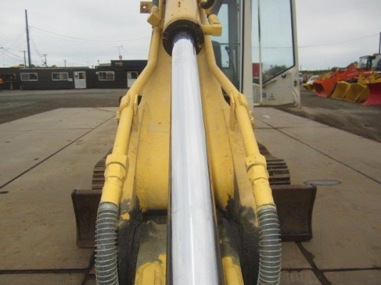 ขายรถขุด ยี่ห้อ KOMATSU รุ่น PC40-6