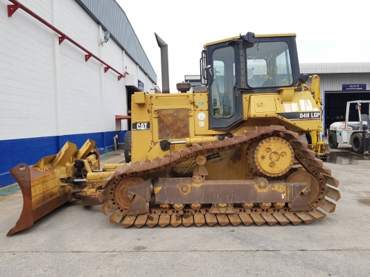 ถึงไทยแล้วครับ CAT D4H จากญี่ปุ่น ใช้งาน 4,900ชม.สวยๆ ช่วงล่างเต็ม ราคาไม่แพง 092-929-9942 ธีรเทพ
