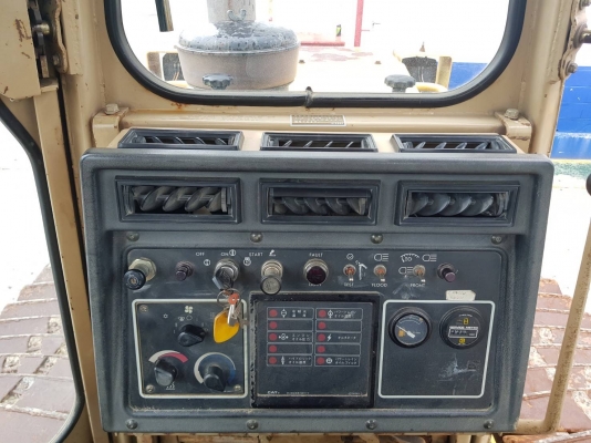 ถึงไทยแล้วครับ CAT D4H จากญี่ปุ่น ใช้งาน 4,900ชม.สวยๆ ช่วงล่างเต็ม ราคาไม่แพง 092-929-9942 ธีรเทพ