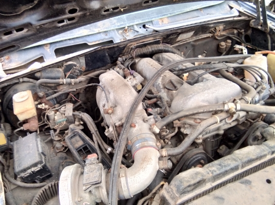 ขายเครื่องยนต์นิสสันSRฝาขาวหลังหักเกียร์ธรรมดา