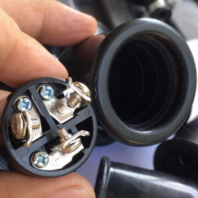 ปลั๊กตัวเมียกลางทาง  ชนิดยางกันน้ำ MEIKOSHA (Made in Japan)2P+E 125V 15A