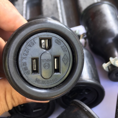 ปลั๊กตัวเมียกลางทาง  ชนิดยางกันน้ำ MEIKOSHA (Made in Japan)2P+E 125V 15A