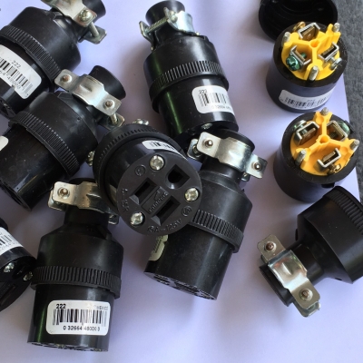 ปลั๊กตัวเมีย Cooper 2P+E 125V 15A