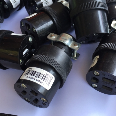 ปลั๊กตัวเมีย Cooper 2P+E 125V 15A
