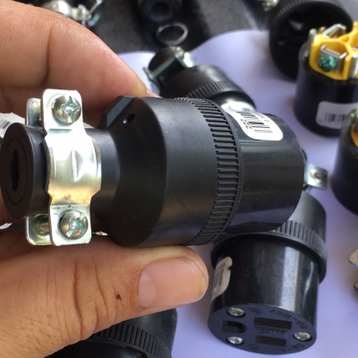 ปลั๊กตัวเมีย Cooper 2P+E 125V 15A