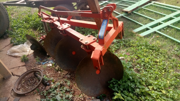 ขายหางสี่ใบ22นิ้ว ยี่ฮ้อLCSใส่รถไถ47แรง สภาพเหมือนใหม่ซื้อมาไม่ได้ใช้อยากขายครับ