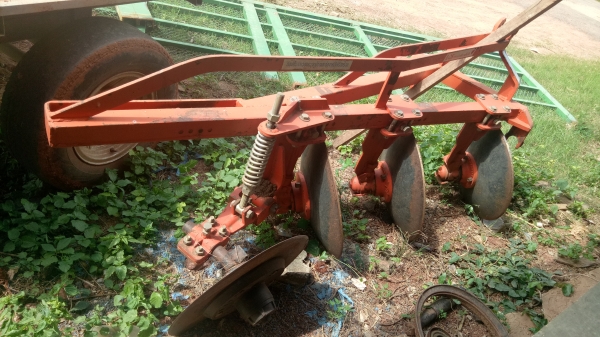 ขายหางสี่ใบ22นิ้ว ยี่ฮ้อLCSใส่รถไถ47แรง สภาพเหมือนใหม่ซื้อมาไม่ได้ใช้อยากขายครับ ขายหางสี่ใบ22นิ้ว ยี่ฮ้อLCSใส่รถไถ47แรง สภาพเหมือนใหม่ซื้อมาไม่ได้ใช้อยากขายครับ