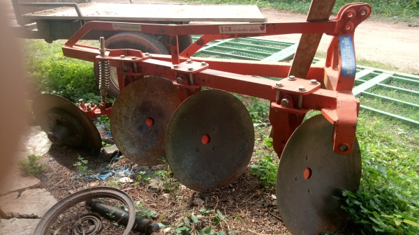 ขายหางสี่ใบ22นิ้ว ยี่ฮ้อLCSใส่รถไถ47แรง สภาพเหมือนใหม่ซื้อมาไม่ได้ใช้อยากขายครับ ขายหางสี่ใบ22นิ้ว ยี่ฮ้อLCSใส่รถไถ47แรง สภาพเหมือนใหม่ซื้อมาไม่ได้ใช้อยากขายครับ