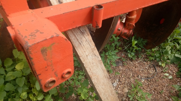 ขายหางสี่ใบ22นิ้ว ยี่ฮ้อLCSใส่รถไถ47แรง สภาพเหมือนใหม่ซื้อมาไม่ได้ใช้อยากขายครับ ขายหางสี่ใบ22นิ้ว ยี่ฮ้อLCSใส่รถไถ47แรง สภาพเหมือนใหม่ซื้อมาไม่ได้ใช้อยากขายครับ