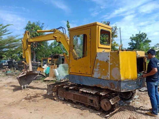 ขาย 165,000 MITSUBISHI  M40 -3 เครื่องดี ปั๊มแรง เอวดี ช่วงล่างไม่ค่อยสวย รถพร้อมใช้งาน เอกสารสัญญาซื้อขาย รถอยู่ มหาสารคาม 090-772-3710 090-772-3708