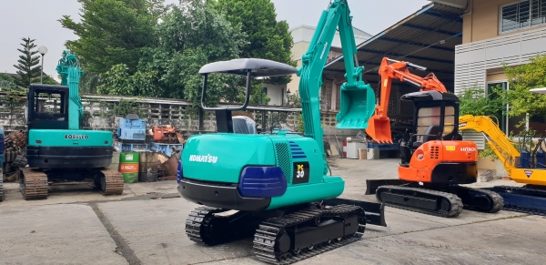 ขาย รถขุด KOMATSU รุ่น PC30-7- มือสองญี่ปุ่น แทรกเหล็ก สลัก บูทเอวแน่น 100\%  สวยพร้อมใช้งาน มือถือ 0818753444