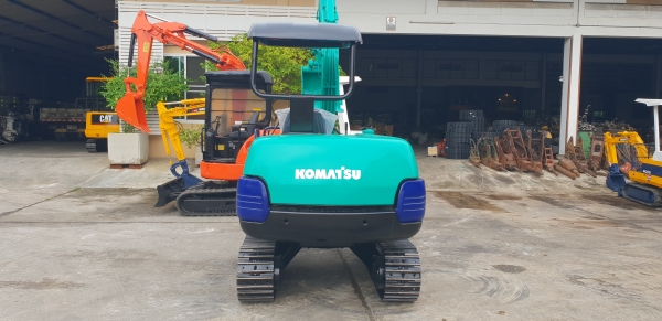 ขาย รถขุด KOMATSU รุ่น PC30-7- มือสองญี่ปุ่น แทรกเหล็ก สลัก บูทเอวแน่น 100\%  สวยพร้อมใช้งาน มือถือ 0818753444