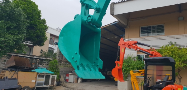 ขาย รถขุด KOMATSU รุ่น PC30-7- มือสองญี่ปุ่น แทรกเหล็ก สลัก บูทเอวแน่น 100\%  สวยพร้อมใช้งาน มือถือ 0818753444