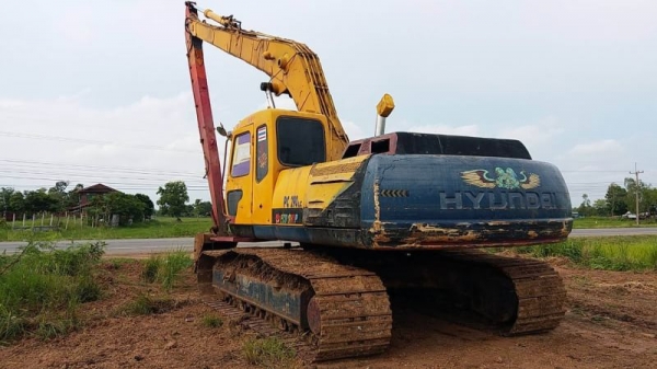 ขาย 465,000 แมคโครบูมยาว 18 ม. HYUNDAI 290 LC เครื่องดี ปั๊มแรง เอวมีขยับ ช่วงล่างสวย รถพร้อมใช้ เอกสารสัญญาซื้อขาย รถอยู่ ร้อยเอ็ด 090-772-3710 090-772-3708