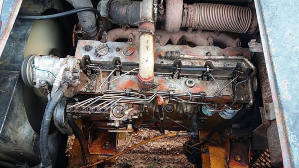 ขาย 465,000 แมคโครบูมยาว 18 ม. HYUNDAI 290 LC เครื่องดี ปั๊มแรง เอวมีขยับ ช่วงล่างสวย รถพร้อมใช้ เอกสารสัญญาซื้อขาย รถอยู่ ร้อยเอ็ด 090-772-3710 090-772-3708