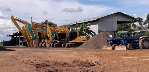 ให้เช่ารถแมคโคร รายวัน-รายเดือนsk120-200 บูมสั้น-บูมยาว สนใจติดต่อได้ที่คุณเบียร์ 0802719535