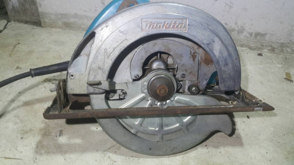 เลื่อยวงเดือน ขนาด 9 นิ้ว makita รุ่น n5900b แท้