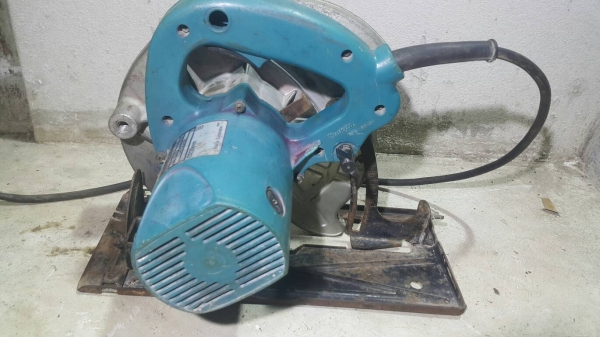 เลื่อยวงเดือน ขนาด 9 นิ้ว makita รุ่น n5900b แท้