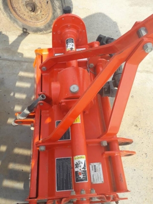 หนุ่มสาวไร่อ้อยเชิญทางนี้ B2440 แถม โครงกันอ้อย+ใบดันหน้า+โรตารี่