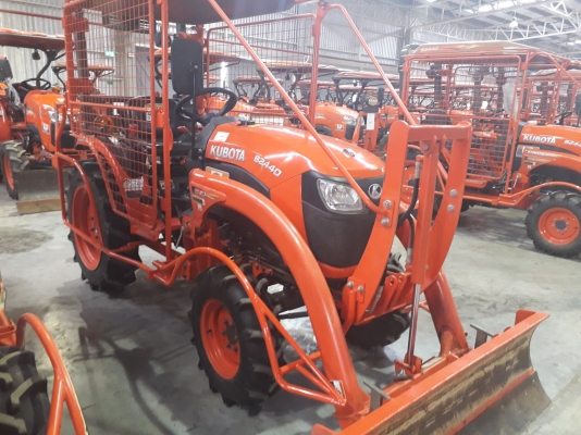 หนุ่มสาวไร่อ้อยเชิญทางนี้ B2440 แถม โครงกันอ้อย+ใบดันหน้า+โรตารี่