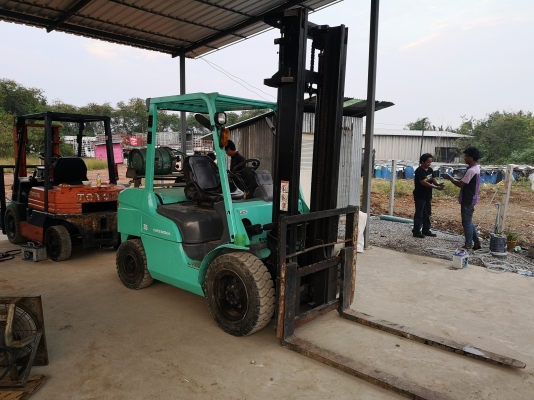 ฝากขายด่วนๆ รถยกมิตซูบิชิ 3.5 ตัน เสาสูง 4 เมตร เครื่องเบนซินติดแก๊ส เกียร์ออโต้