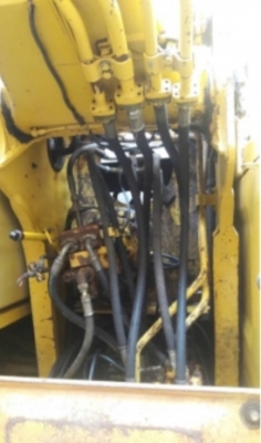 KOMATSU PC 200-7 ช่วงล่างเต็ม โซ่บูทใบเปลี่ยนศูนย์ใหม่ๆครับ 16,500 ชม. ภายในเก๋ง แอร์เย็น เครื่องแรงดีเดิมๆทำงานเร็ว เอกสารเล่มทะเบียนครบ
