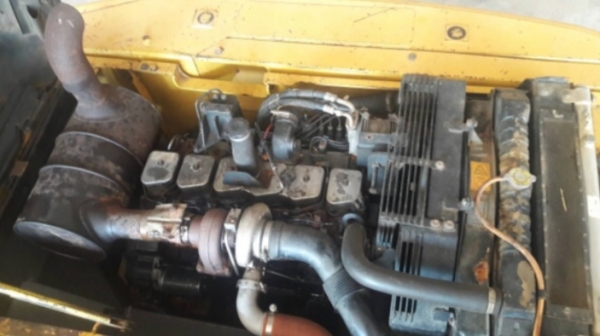 KOMATSU PC 200-7 ช่วงล่างเต็ม โซ่บูทใบเปลี่ยนศูนย์ใหม่ๆครับ 16,500 ชม. ภายในเก๋ง แอร์เย็น เครื่องแรงดีเดิมๆทำงานเร็ว เอกสารเล่มทะเบียนครบ