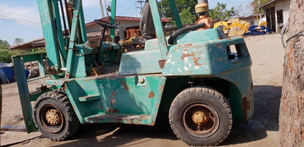 จำหนายโฟล์คลิฟท์ หกตันเสาสามเมตร ราคา295,000บาท สนใจโทรหา 0819891989 หรั่งครับ จำหนายโฟล์คลิฟท์ หกตันเสาสามเมตร ราคา295,000บาท สนใจโทรหา 0819891989 หรั่งครับ