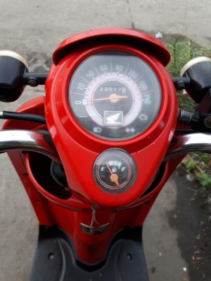 Liverpool ลิขสิทธิ์แท้ Scoopy i ปี 2554 ผลิตเพียง 5000 คัน ราคาถูก