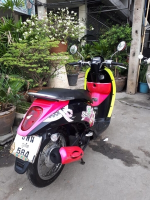 Honda Scoopy i สีชมพู ดำ รถปี 2555 ลาย VIVID ME สวยสภาพดี พร้อมใช้