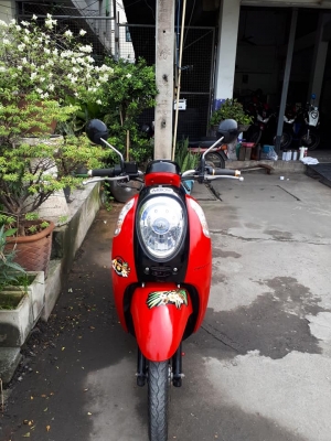All New Scoopy i รุ่นใหม่ ปลายปี 2555 สีแดงดำ รถสวย ราคาชิวๆถูกๆ All New Scoopy i รุ่นใหม่ ปลายปี 2555 สีแดงดำ รถสวย ราคาชิวๆถูกๆ