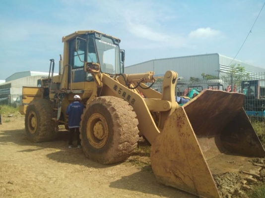 ขาย 590,000 รถตัก KOMATSU WA 450-1 เอกสารอินวอยท์ เครื่องดี เกียร์ทอคร์แรง เอวแน่น ระบบไฮดรอลิคสมบูรณ์ ยางดี รถสวยพร้อมใช้งาน รถอยู่ ปทุมธานี สามโคก 090-772-3710 090-772-3708