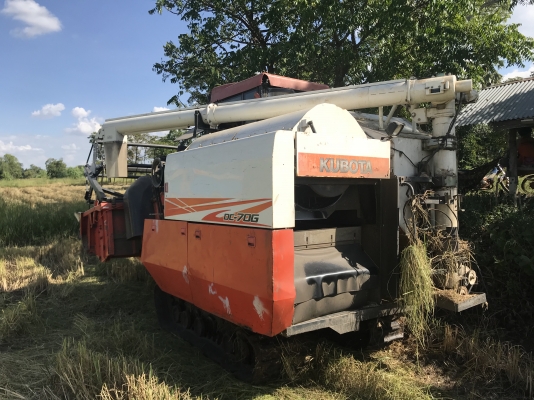 ขายรถเกี่ยวข้าวDC68 ขายรถเกี่ยวข้าวDC68