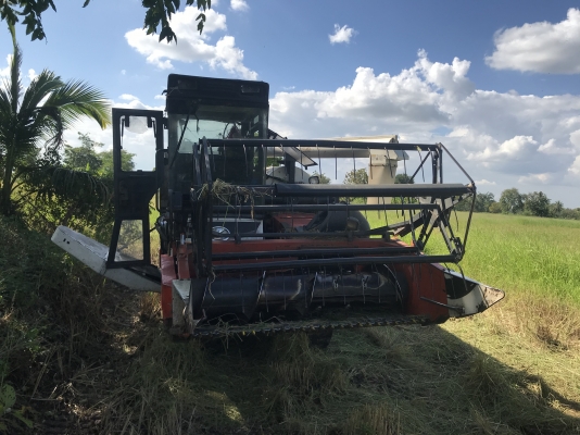 ขายรถเกี่ยวข้าวDC68 ขายรถเกี่ยวข้าวDC68