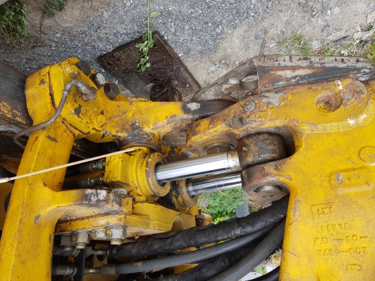 ขายรถตักหน้าขุดหลัง CAT 422E สภาพดี มีทะเบียน