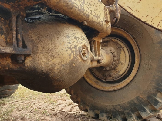 ขายรถแทรกเตอร์ KOMATSU P20-5 ใบมีปรับได้ 5 ทิศทาง ตีนเป็ด เกียร์ตัด ราคา.130,000 ต่อรอง เครื่อง ปั้มแรง รถทำงานได้สมบูร์ ปิดตัวซ้ายขวา เดินหน้าดัน กำลังหายห่วง สนใจไปใช้งานโทร.081-3531946 ต่อ.บางนา &amp;ID-LINE รถทำงานที่ จ.นครนายก