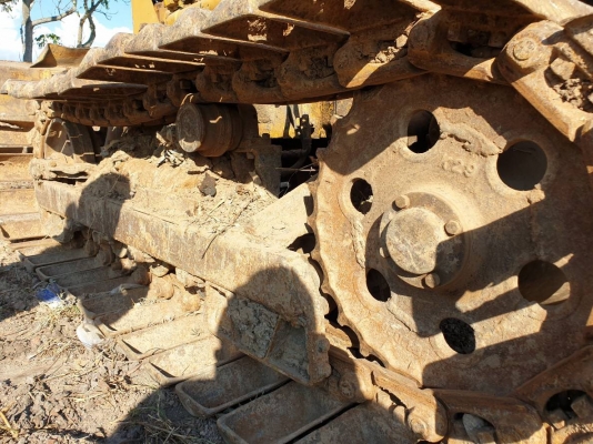 ขายรถแทรกเตอร์ KOMATSU P20-5 ใบมีปรับได้ 5 ทิศทาง ตีนเป็ด เกียร์ตัด ราคา.130,000 ต่อรอง เครื่อง ปั้มแรง รถทำงานได้สมบูร์ ปิดตัวซ้ายขวา เดินหน้าดัน กำลังหายห่วง สนใจไปใช้งานโทร.081-3531946 ต่อ.บางนา &amp;ID-LINE รถทำงานที่ จ.นครนายก