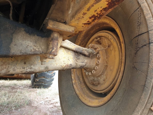 ขายรถแทรกเตอร์ KOMATSU P20-5 ใบมีปรับได้ 5 ทิศทาง ตีนเป็ด เกียร์ตัด ราคา.130,000 ต่อรอง เครื่อง ปั้มแรง รถทำงานได้สมบูร์ ปิดตัวซ้ายขวา เดินหน้าดัน กำลังหายห่วง สนใจไปใช้งานโทร.081-3531946 ต่อ.บางนา &amp;ID-LINE รถทำงานที่ จ.นครนายก