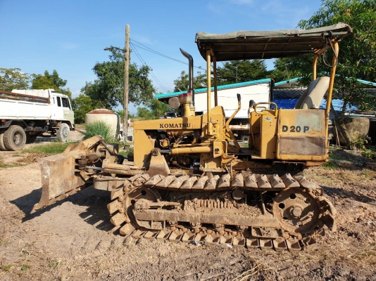 ขายรถแทรกเตอร์ KOMATSU P20-5 ใบมีปรับได้ 5 ทิศทาง ตีนเป็ด เกียร์ตัด ราคา.130,000 ต่อรอง เครื่อง ปั้มแรง รถทำงานได้สมบูร์ ปิดตัวซ้ายขวา เดินหน้าดัน กำลังหายห่วง สนใจไปใช้งานโทร.081-3531946 ต่อ.บางนา &amp;ID-LINE รถทำงานที่ จ.นครนายก