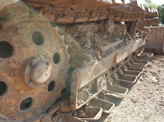 ขายรถแทรกเตอร์ KOMATSU P20-5 ใบมีปรับได้ 5 ทิศทาง ตีนเป็ด เกียร์ตัด ราคา.130,000 ต่อรอง เครื่อง ปั้มแรง รถทำงานได้สมบูร์ ปิดตัวซ้ายขวา เดินหน้าดัน กำลังหายห่วง สนใจไปใช้งานโทร.081-3531946 ต่อ.บางนา &amp;ID-LINE รถทำงานที่ จ.นครนายก