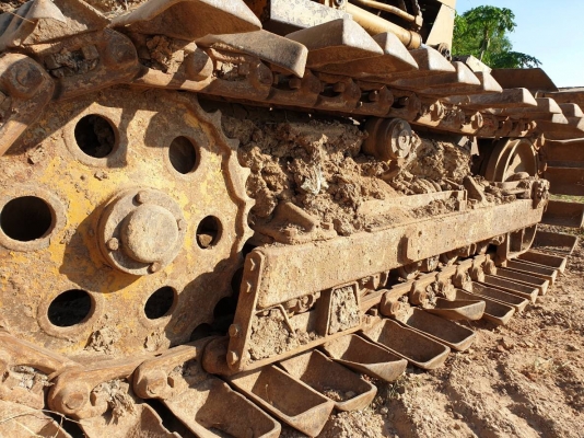 ขายรถแทรกเตอร์ KOMATSU P20-5 ใบมีปรับได้ 5 ทิศทาง ตีนเป็ด เกียร์ตัด ราคา.130,000 ต่อรอง เครื่อง ปั้มแรง รถทำงานได้สมบูร์ ปิดตัวซ้ายขวา เดินหน้าดัน กำลังหายห่วง สนใจไปใช้งานโทร.081-3531946 ต่อ.บางนา &amp;ID-LINE รถทำงานที่ จ.นครนายก