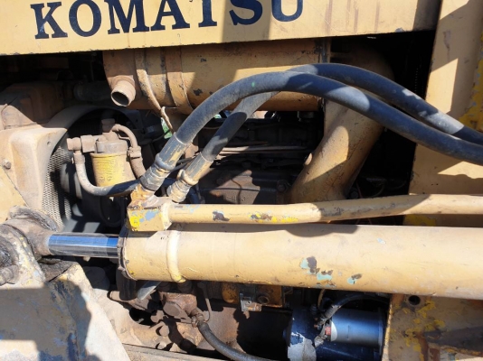 ขายรถแทรกเตอร์ KOMATSU P20-5 ใบมีปรับได้ 5 ทิศทาง ตีนเป็ด เกียร์ตัด ราคา.130,000 ต่อรอง เครื่อง ปั้มแรง รถทำงานได้สมบูร์ ปิดตัวซ้ายขวา เดินหน้าดัน กำลังหายห่วง สนใจไปใช้งานโทร.081-3531946 ต่อ.บางนา &amp;ID-LINE รถทำงานที่ จ.นครนายก