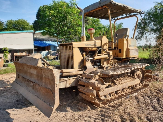 ขายรถแทรกเตอร์ KOMATSU P20-5 ใบมีปรับได้ 5 ทิศทาง ตีนเป็ด เกียร์ตัด ราคา.130,000 ต่อรอง เครื่อง ปั้มแรง รถทำงานได้สมบูร์ ปิดตัวซ้ายขวา เดินหน้าดัน กำลังหายห่วง สนใจไปใช้งานโทร.081-3531946 ต่อ.บางนา &amp;ID-LINE รถทำงานที่ จ.นครนายก