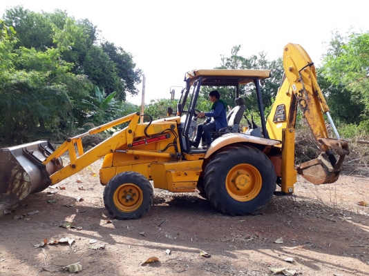 ขายเก่านอก รถตักหน้าขุดหลัง JCB 3CX ราคา 630,000 บาท ต่อรอง เก่านอกสภาพดี ใบอินวอย 084-5424150